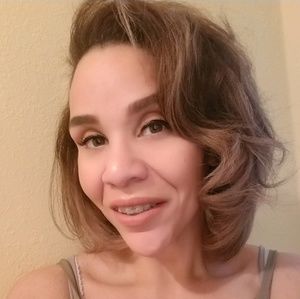 Meet your Posher, Holly